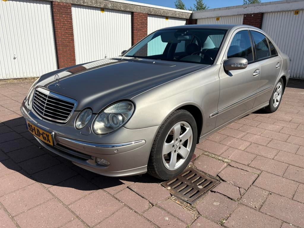 MERCEDES- BENZ E- KLASSE E320 320 CDI AVANTGARDE 2002 NAP!, Auto's, Automaat, Achterwielaandrijving, Zwart, 3222 cc