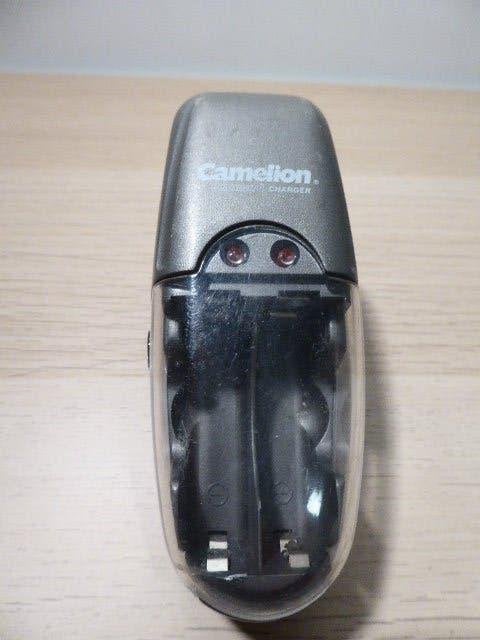 Batterij oplader Camelion, Audio, Tv en Foto, Opladers, Ophalen of Verzenden, Zo goed als nieuw