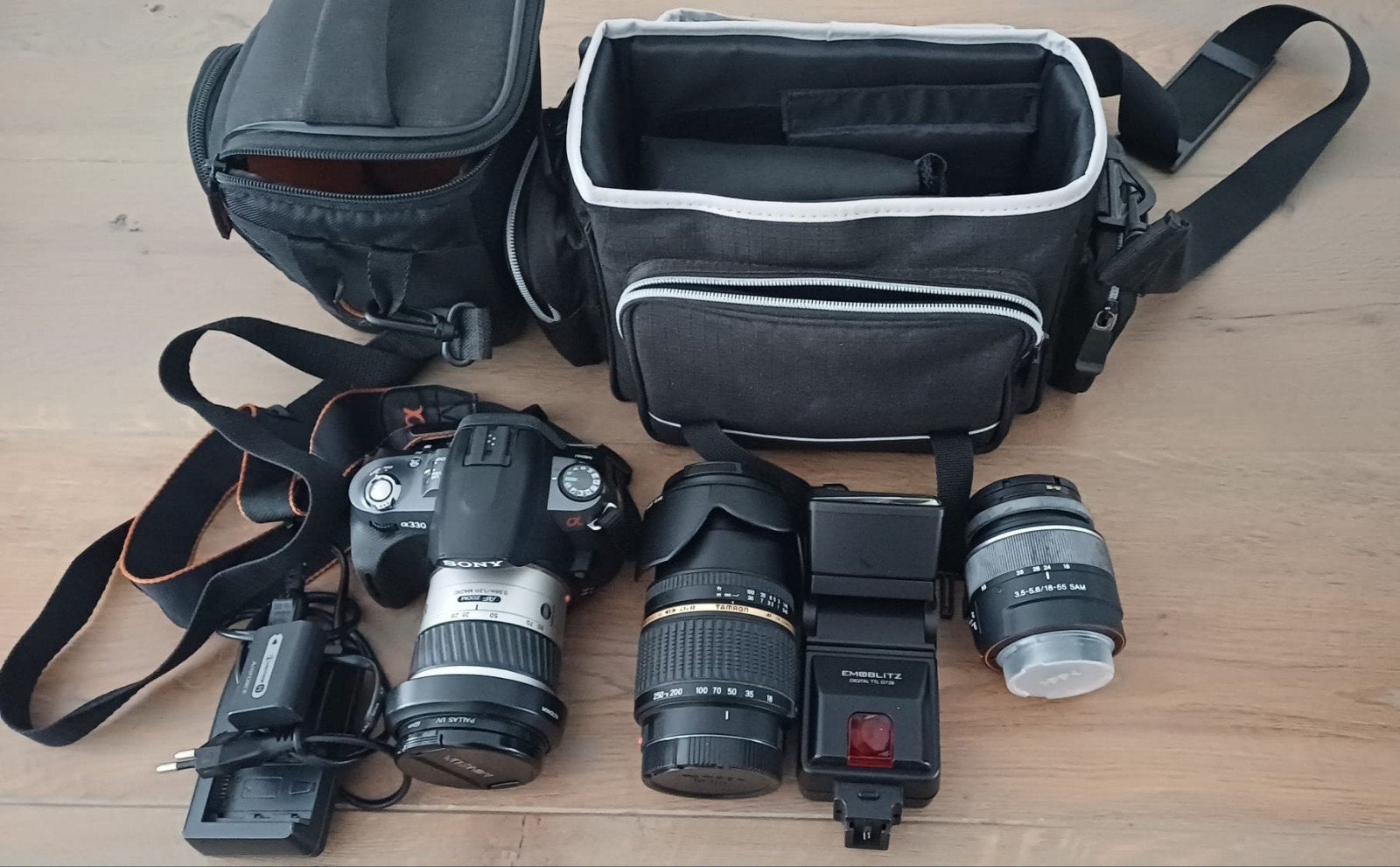 Sony camera set + Minolta en Tamron lens. Alles in 1 koop., Ophalen