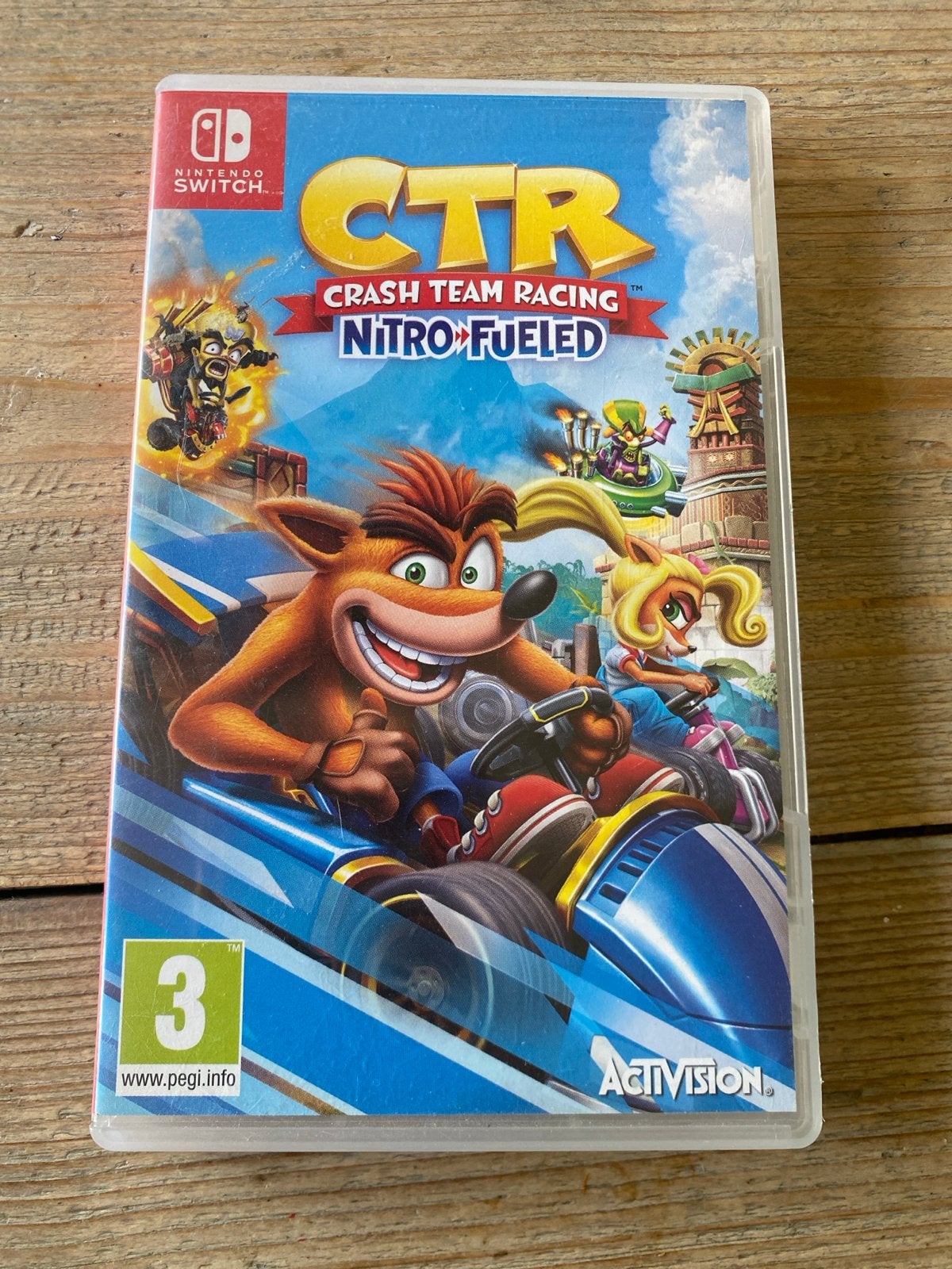 Crash Team Racing Nitro-Fueled - Nintendo Switch, Spelcomputers en Games, Games | Nintendo Switch, Zo goed als nieuw, Racen en Vliegen