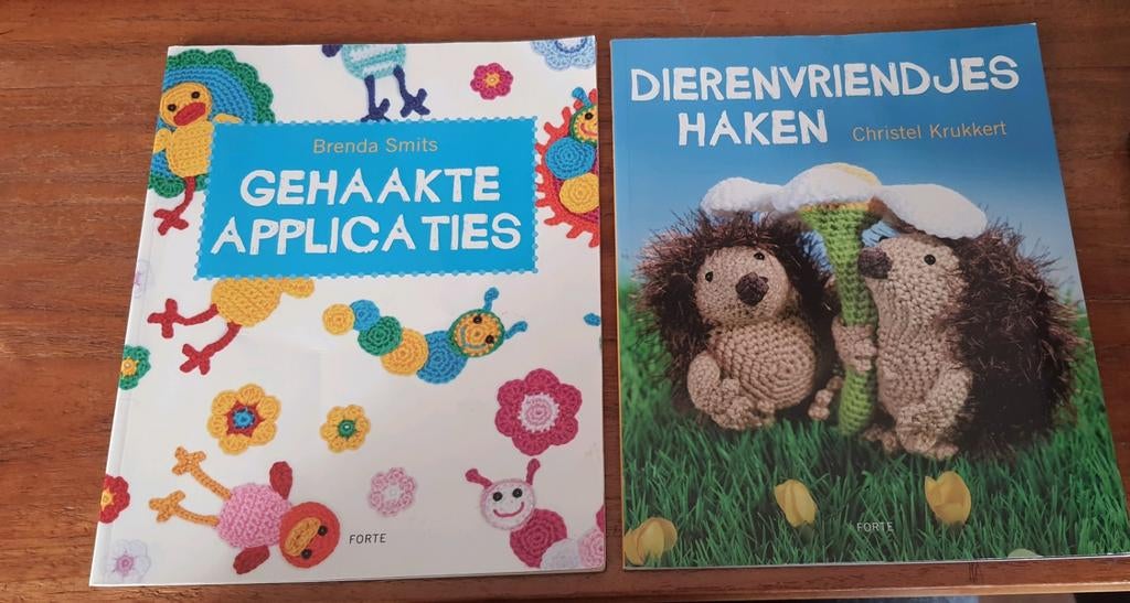 2x Haakboeken: Gehaakte Applicaties & Dierenvriendjes Haken, Boeken, Breien en Haken, Brenda Smits, Christel Krukkert, Ophalen of Verzenden