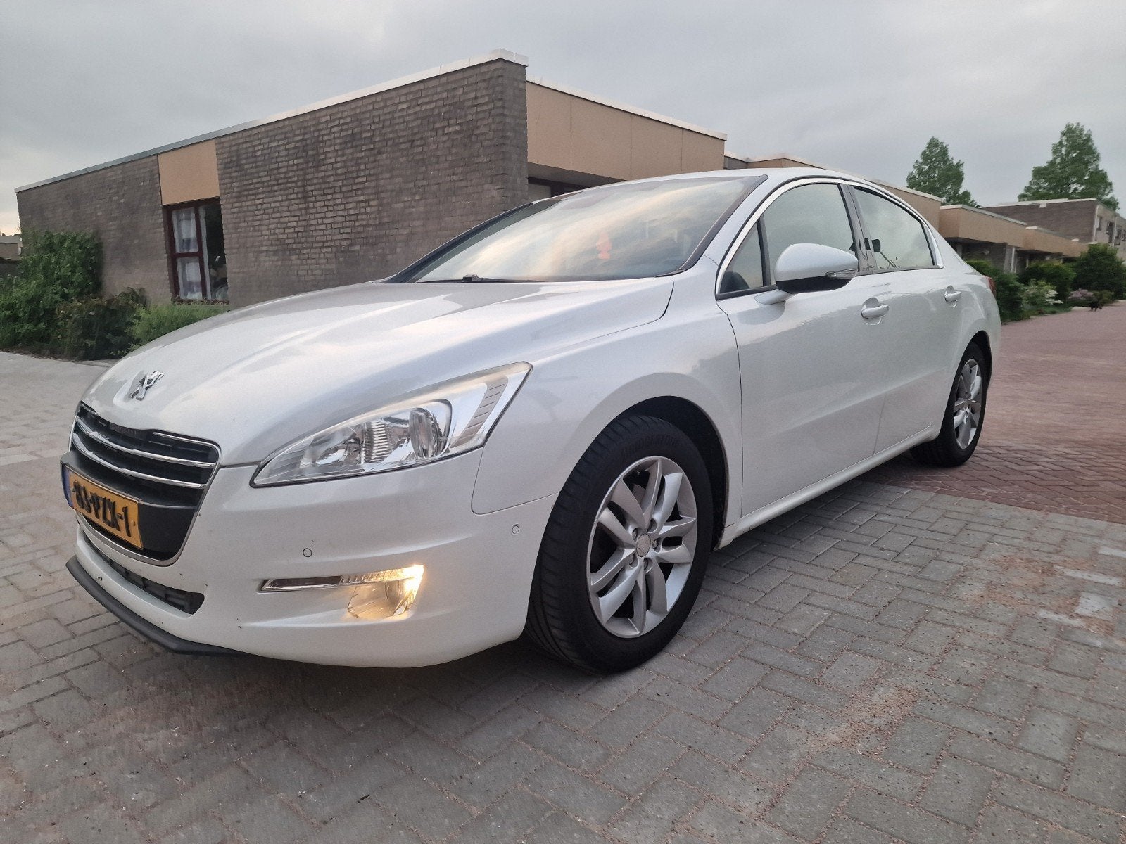Peugeot 508 1.6 THP 115KW/156PK 2011 Wit, Auto's, Voorwielaandrijving, Stof, Euro 6, Wit