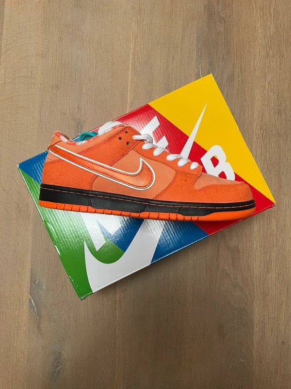 Nike SB Dunk Low Concepts Orange Lobster 44,5, Kleding | Heren, Schoenen, Ophalen of Verzenden, Nieuw, Overige kleuren, Sneakers of Gympen