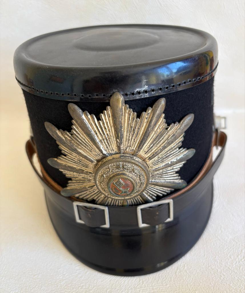 Duitse politie tjako uit Berlijn, Ophalen of Verzenden, Overige soorten, Duitsland, Helm of Baret
