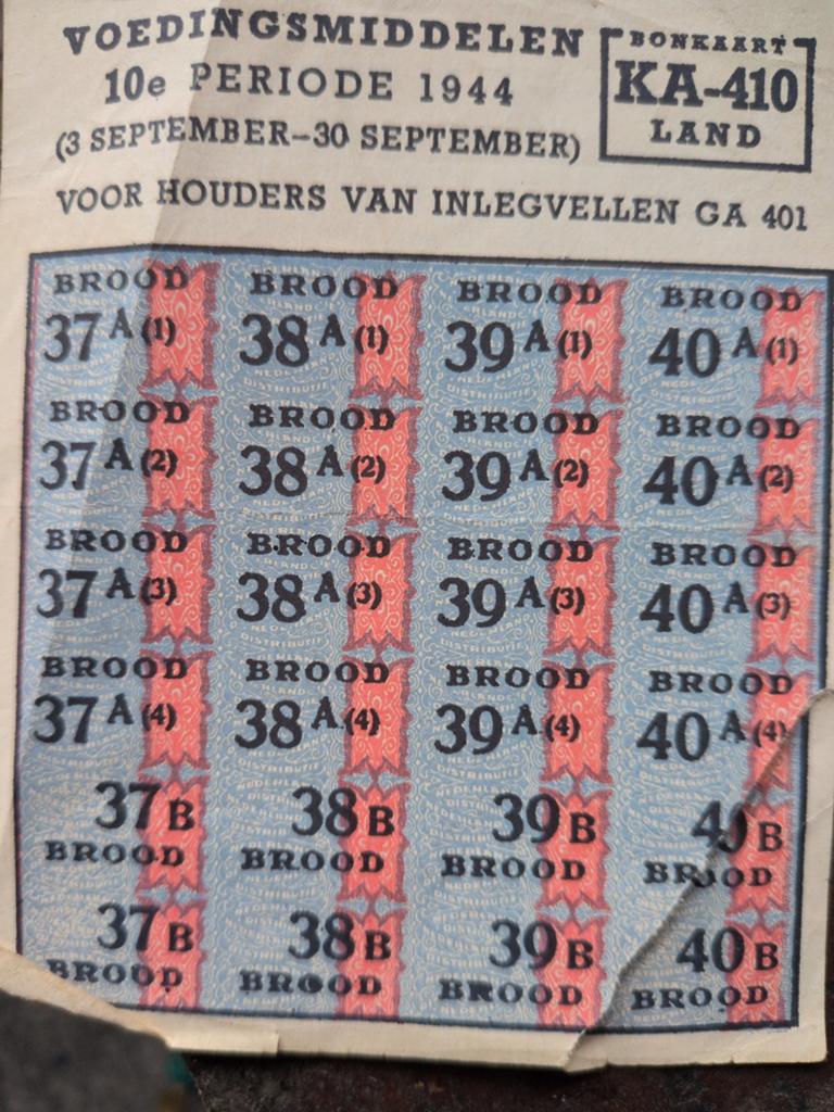 Voedingsbonnen WO2 - Broodkaart 1944 (10e periode), Ophalen, Gebruikt