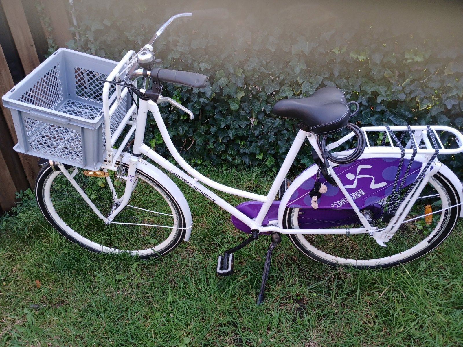 Witte damesfiets met voordrager en mand, Overige merken, Velgrem, Ophalen of Verzenden, 50 tot 53 cm