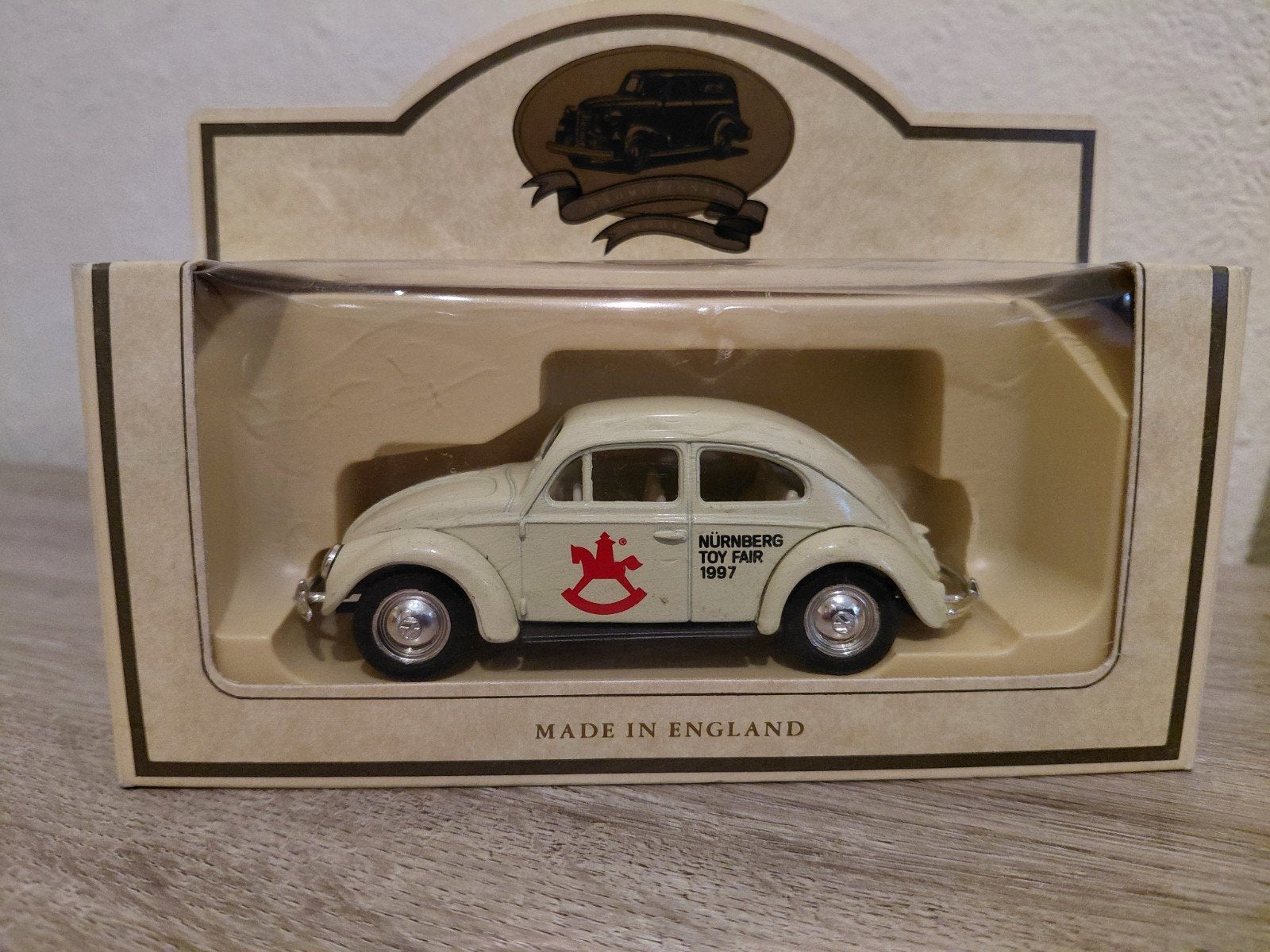 'Nurnberg Toy Fair 1997'  VW Kever, Hobby en Vrije tijd, Overige merken, Auto, Verzenden, 1:32 tot 1:50
