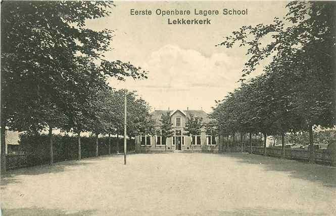 301-318-039 Lekkerkerk Eerste Openbare Lagere school, Verzenden, Voor 1920, Zuid-Holland
