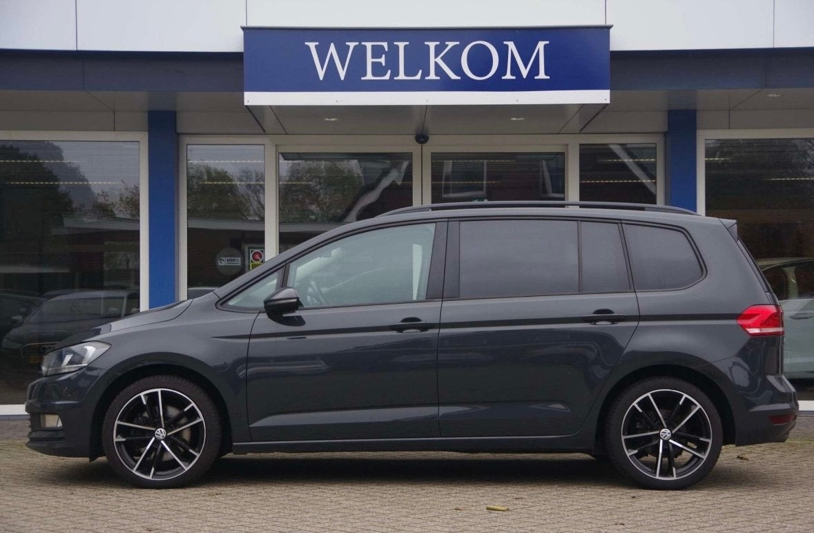 Volkswagen Touran 2.0 TDI 150PK 6-DSG 2016 Grijs, Auto's, 1800 kg, 4 cilinders, 7 stoelen, Diesel