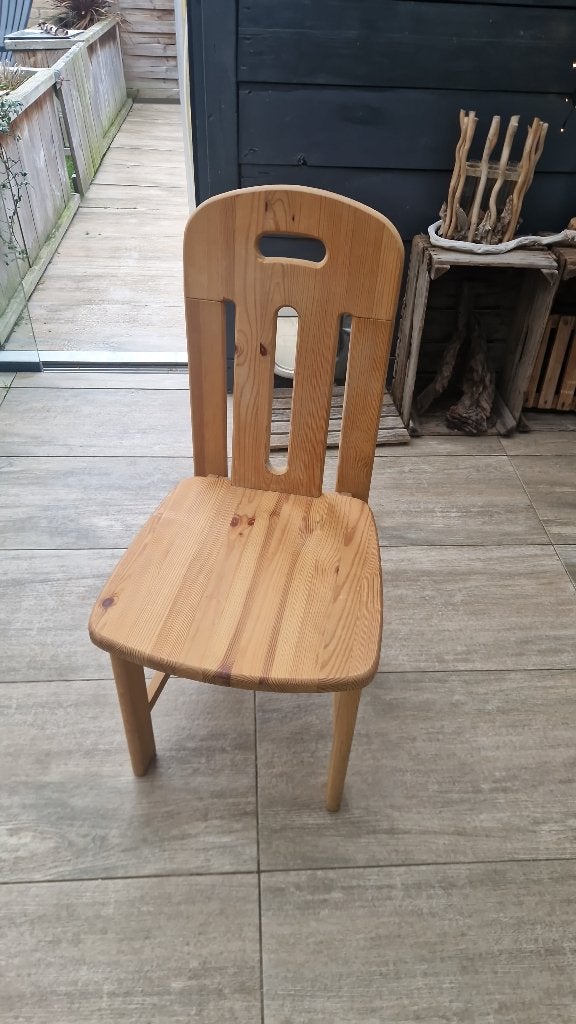 Gratis 2 Eetkamerstoelen, Gebruikt, Twee, Bruin, Ophalen of Verzenden