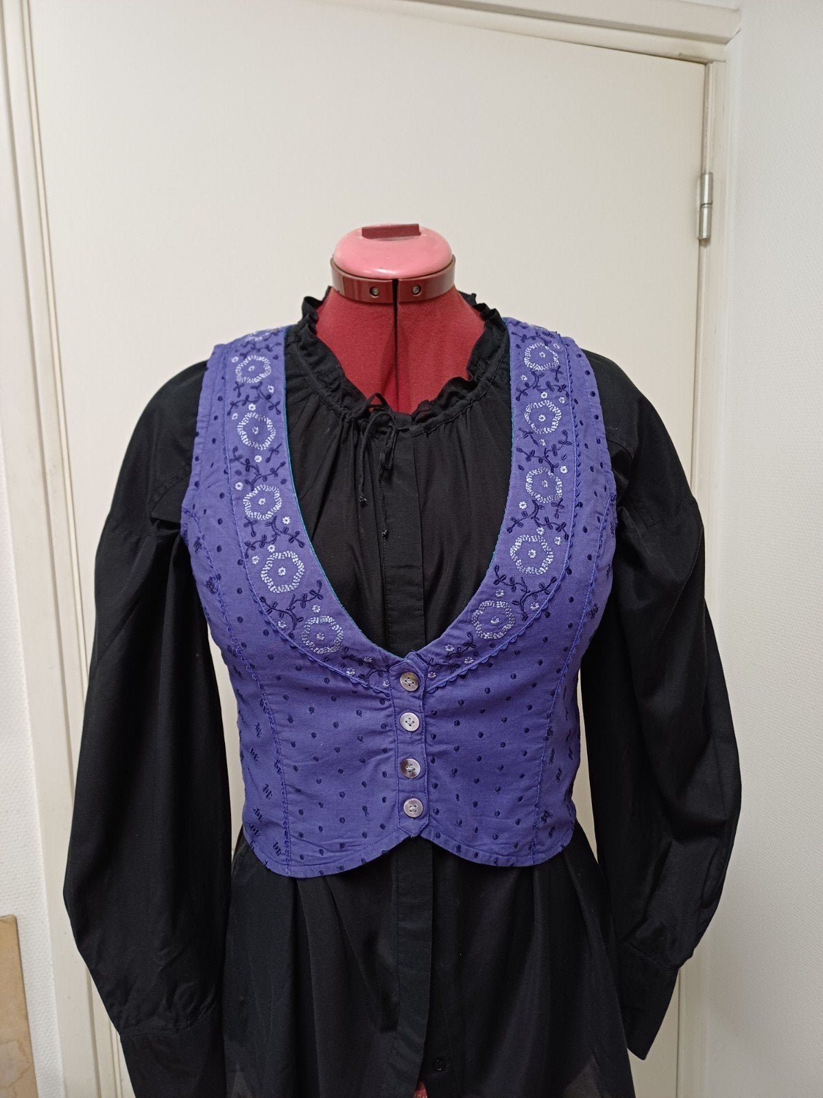 Mooi vrouwelijk gilet van Gudrun Sjöden maat 36/38., Kleding | Dames, Maat 38/40 (M), Paars, Ophalen of Verzenden, Zo goed als nieuw