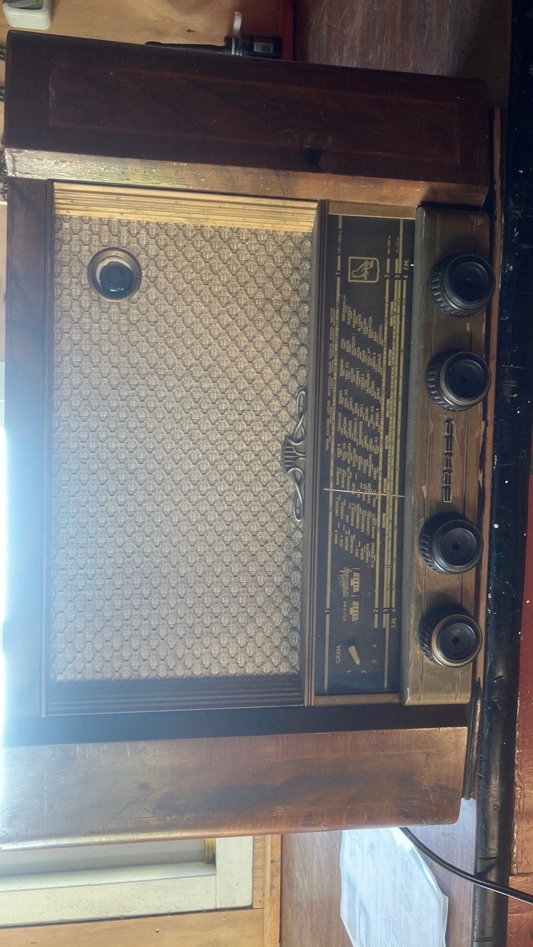 Radio oud, Ophalen