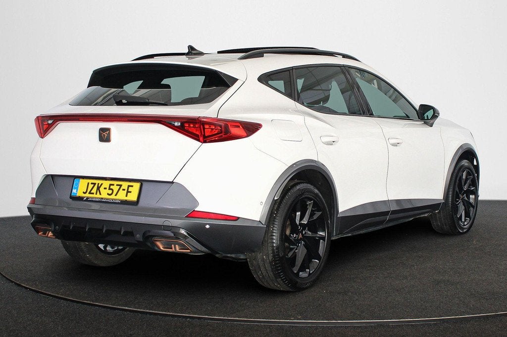 CUPRA Formentor 1.4 TSI e-Hybrid Panoramadak Achteruitrijcam, Auto's, Cupra, Stof, Gebruikt, Euro 6, 4 cilinders