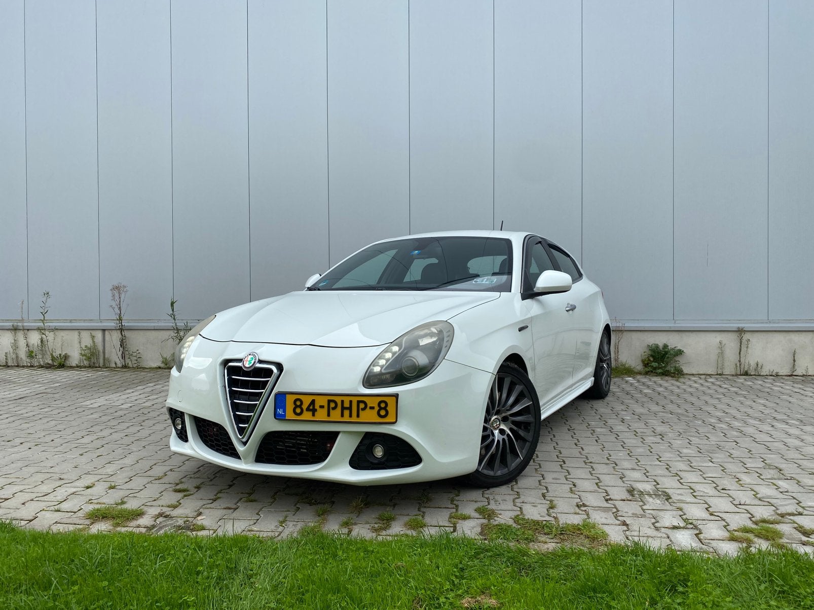 Giulietta distinctive 2011 NIEUW BEURT + APK AIRCO, CRUISE,, Auto's, Voorwielaandrijving, Automatische klimaatregeling, Zwart
