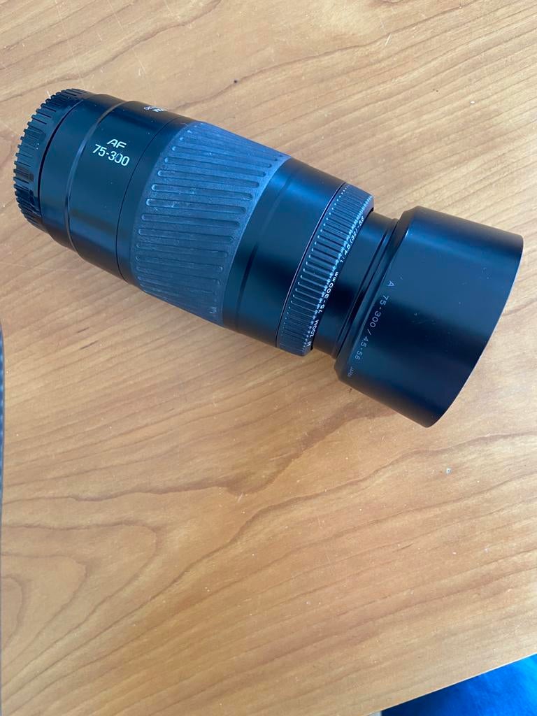 Minolta AF zoom 75-300mm ook passend op Sony-A mount., Ophalen of Verzenden, Zo goed als nieuw, Zoom