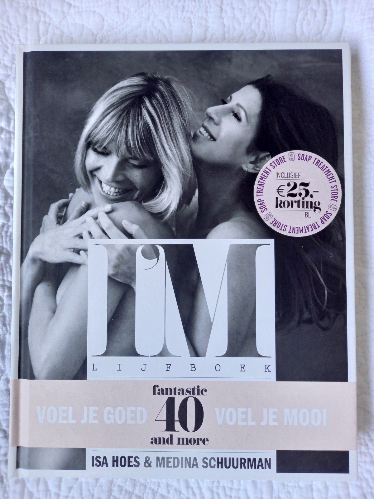 I'M 40 Lijfboek; Isa Hoes & Medina Schuurman, Ophalen of Verzenden, Zo goed als nieuw, Gezondheid en Conditie