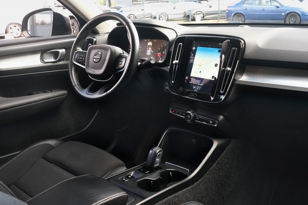 Volvo XC40 1.5 T3 Momentum Pro Origineel NL! Camera, Gebruikt, Leder en Stof, Origineel Nederlands, Bedrijf