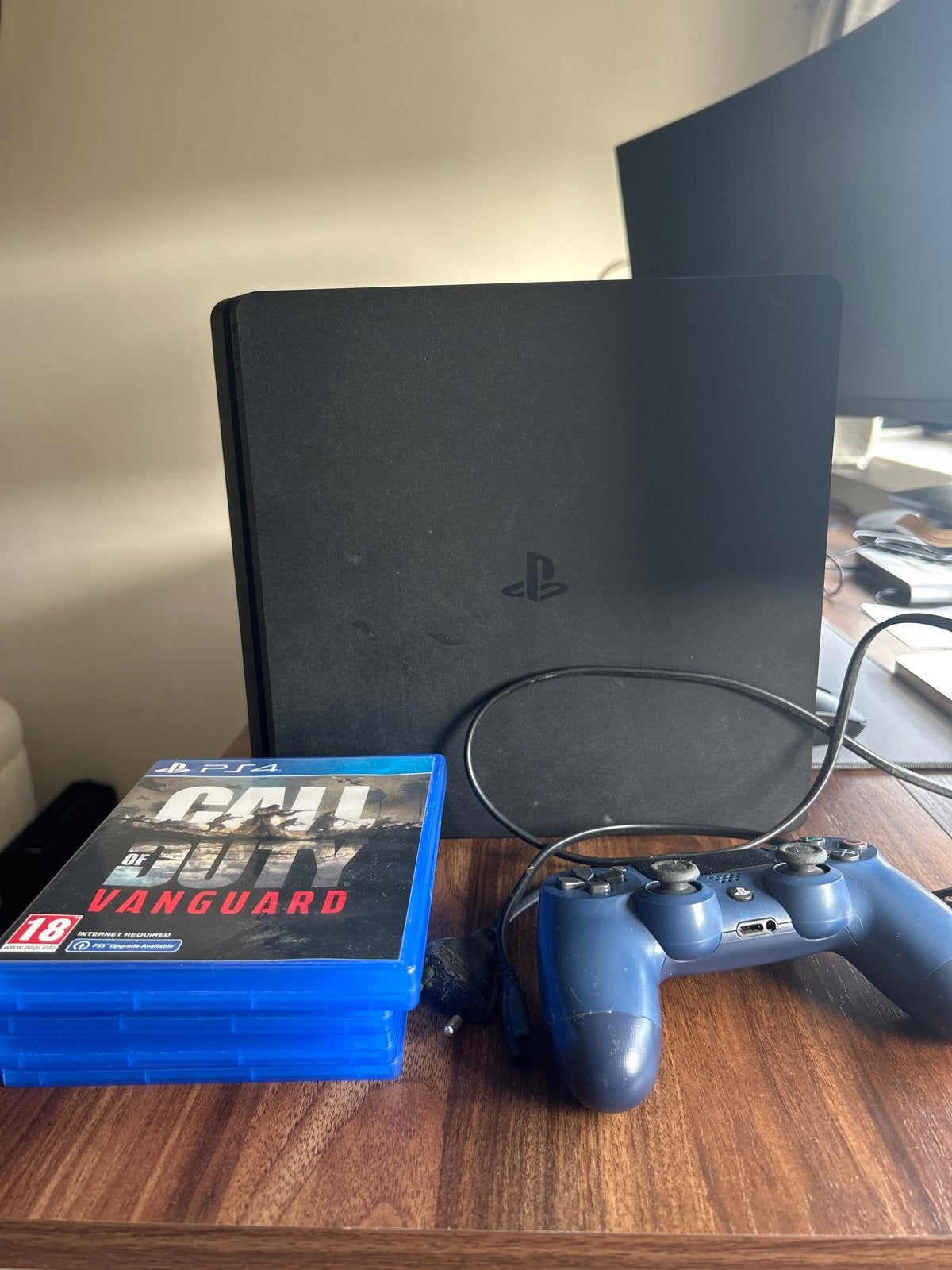 PlayStation 4 met controller en 4 games, Spelcomputers en Games, Ophalen of Verzenden, Met 1 controller, Slim, 500 GB