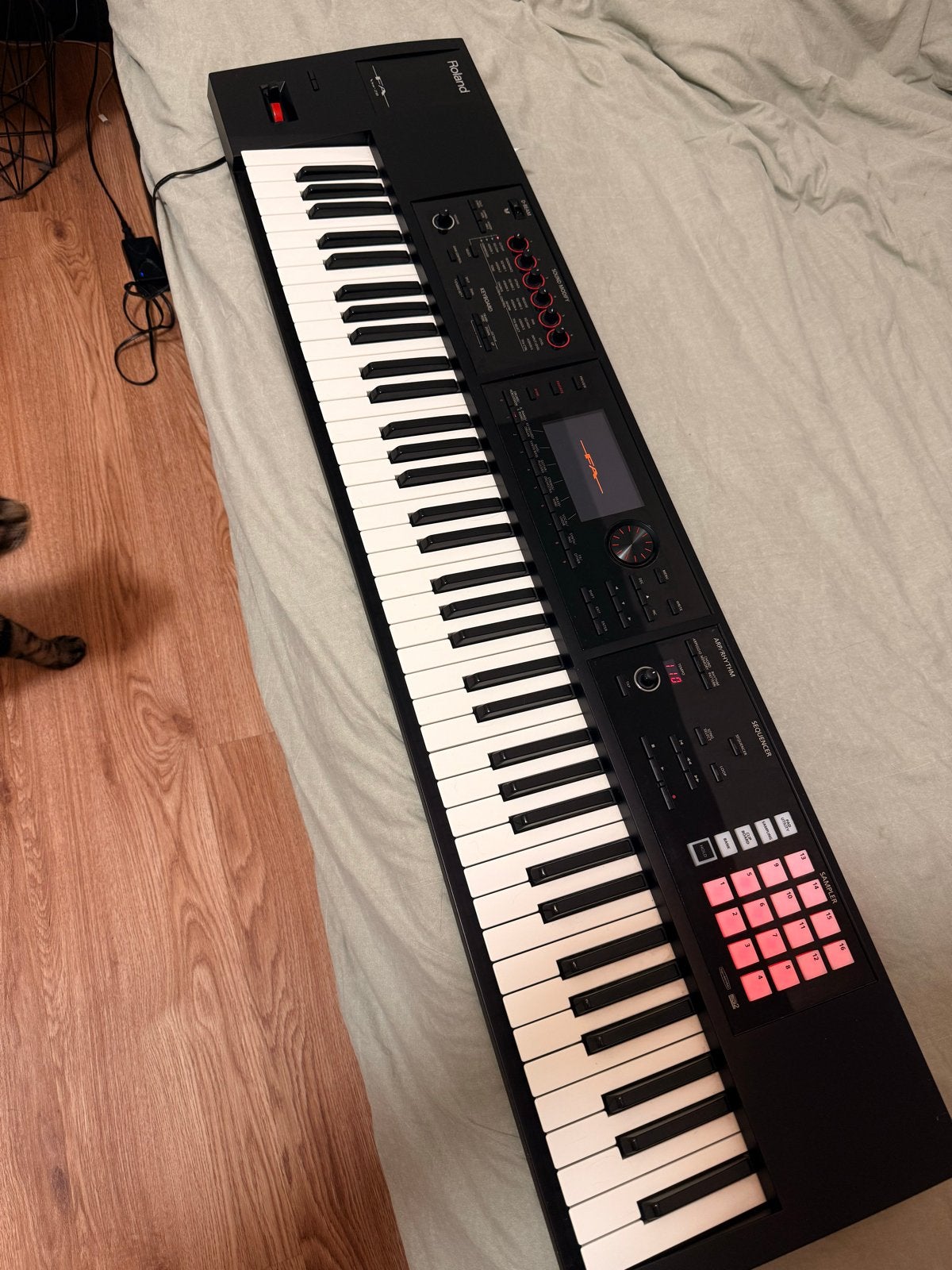 Roland FA-07 Synthesizer Workstation - erg goeden staat, Ophalen, Roland, Zo goed als nieuw, Aanslaggevoelig