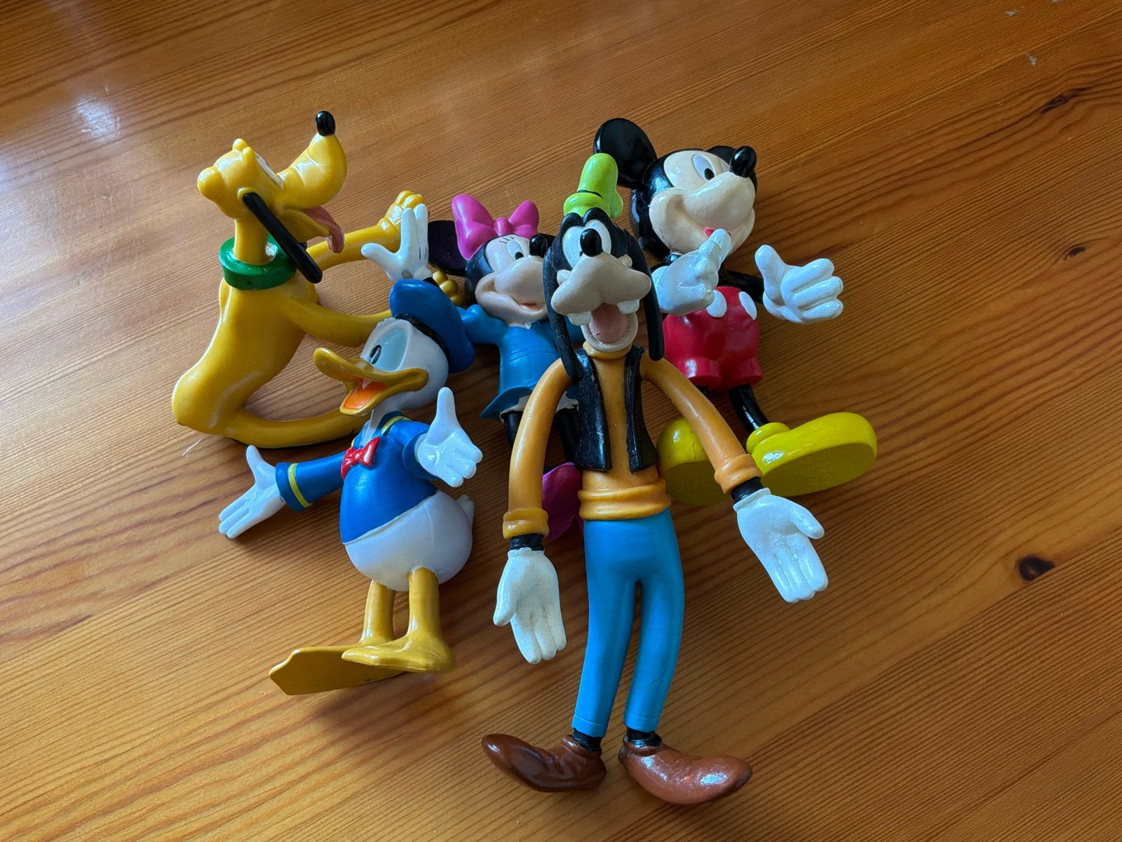 Disney figuren set: Mickey, Minnie, Goofy, Donald, Pluto, Ophalen of Verzenden, Mickey Mouse, Zo goed als nieuw, Beeldje of Figuurtje