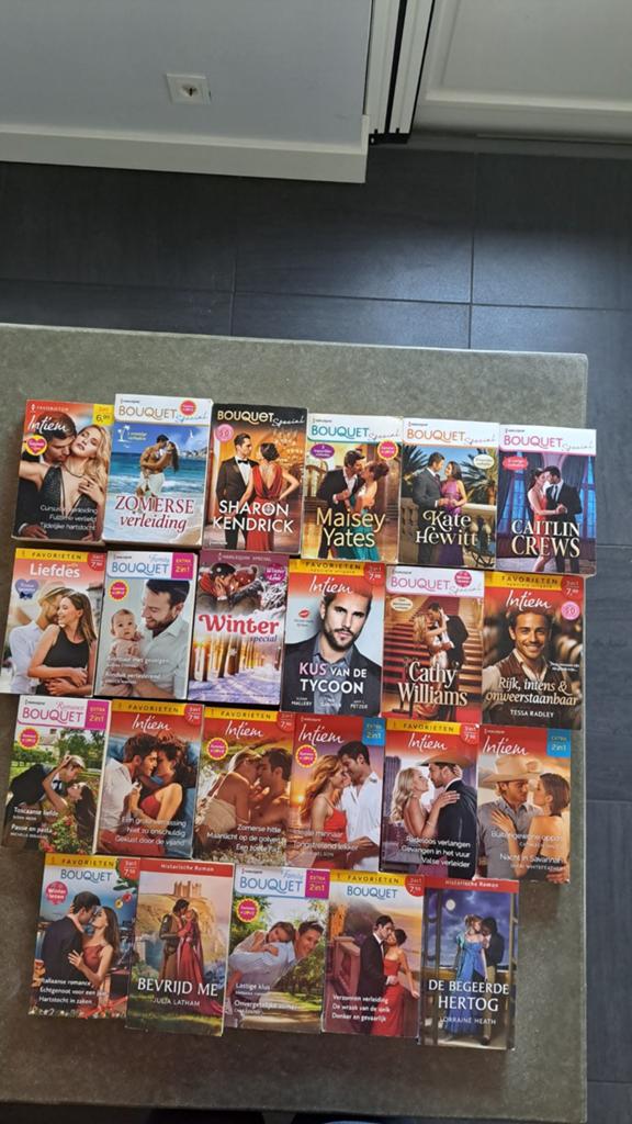 23 Bouquet /harlequin boeken, Ophalen of Verzenden, Zo goed als nieuw