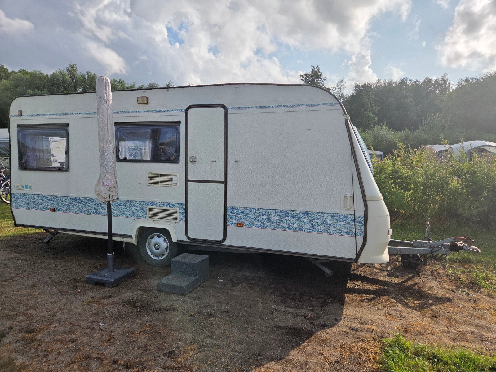 Adria Unica 501 caravan, Rondzit, Dwarsbed, Particulier, Adria