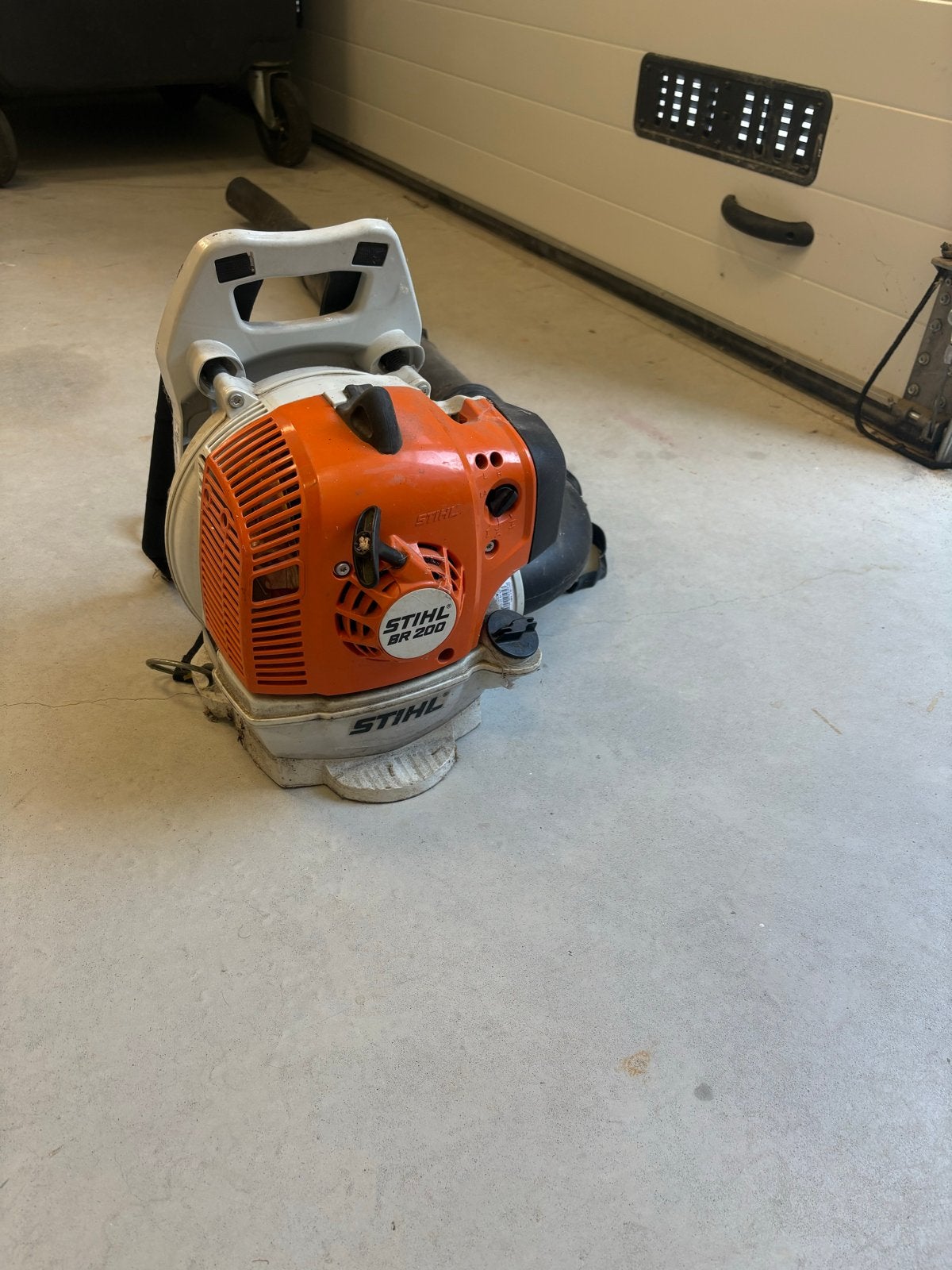 Stihl BR 200 Bladblazer weinig gebruikt, Tuin en Terras, Ophalen, Zo goed als nieuw, Benzine, Ruggedragen