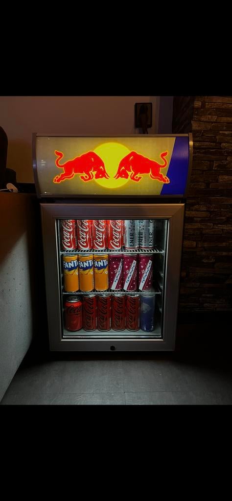 Red bull mini koelkast met verlichting werkt perfect, Ophalen, Minder dan 75 liter, Energieklasse A of zuiniger, Zonder vriesvak