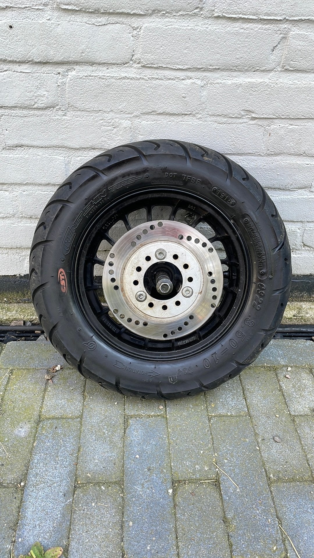Een 10 inch Scooter voorwiel, incl band en remschijf, Ophalen of Verzenden, Zo goed als nieuw