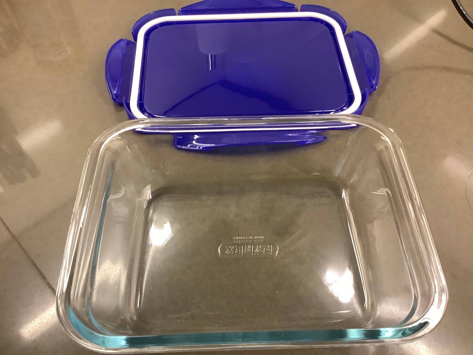 Pyrex (oven)schaal met waterdichte deksel 1.7 liter, Huis en Inrichting, Keuken | Keukenbenodigdheden, Ophalen of Verzenden, Zo goed als nieuw