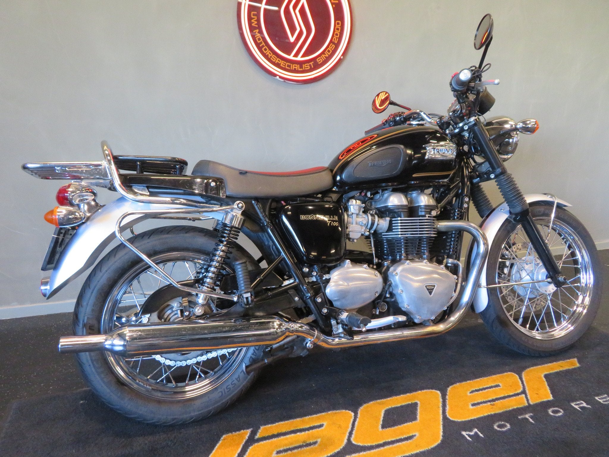Triumph BONNEVILLE T 100 PERFECT! HISTORIE (bj 2017), Meer dan 35 kW, 865 cc, Naked bike, Gebruikt