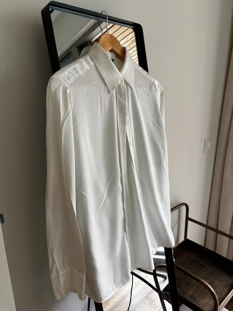 Massimo Dutti nieuwe prachtige wit satijnen blouse S, Ophalen of Verzenden, Nieuw, Wit