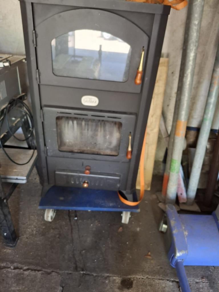 Gebruikte Prity houtkachel - Perfect voor gezellige warmte, Gebruikt, Houtkachel, Ophalen of Verzenden, Vrijstaand