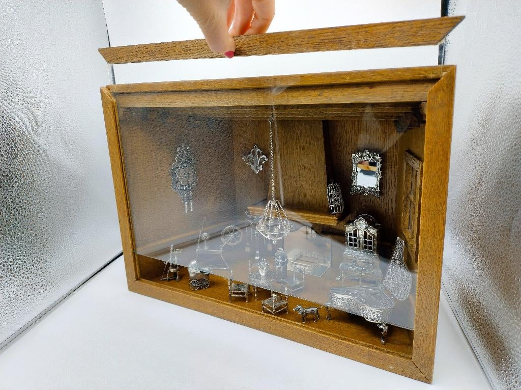 Eikenhouten kamer met 21 zilveren miniaturen, Schoonhoven, Antiek en Kunst, Verzenden, Zilver