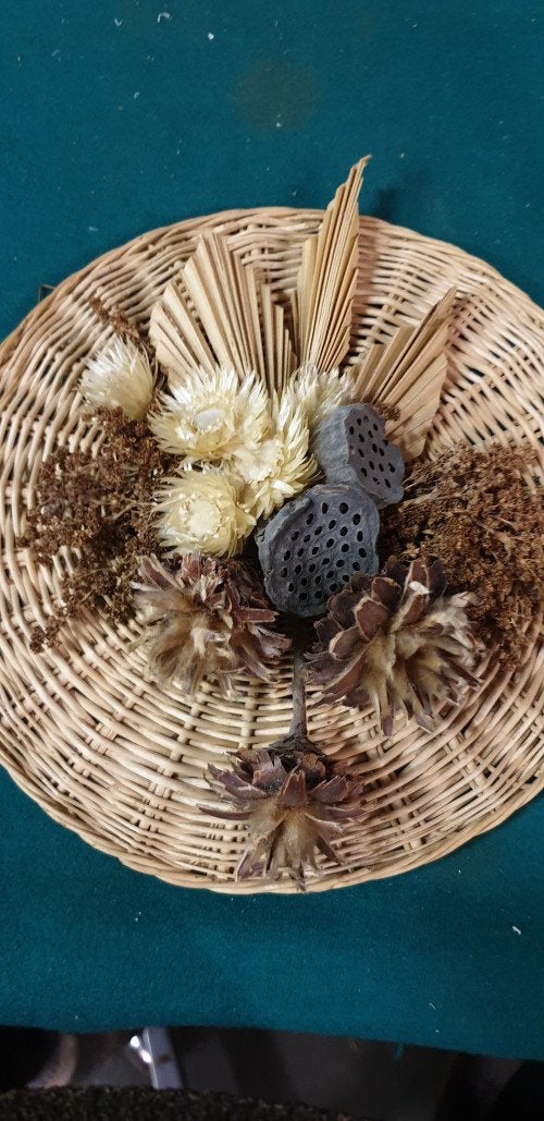 droogboeket op rieten bord, Huis en Inrichting, Woonaccessoires | Wanddecoraties, Ophalen of Verzenden, 'T Olde Gre-j, Info@toldegrej.nl