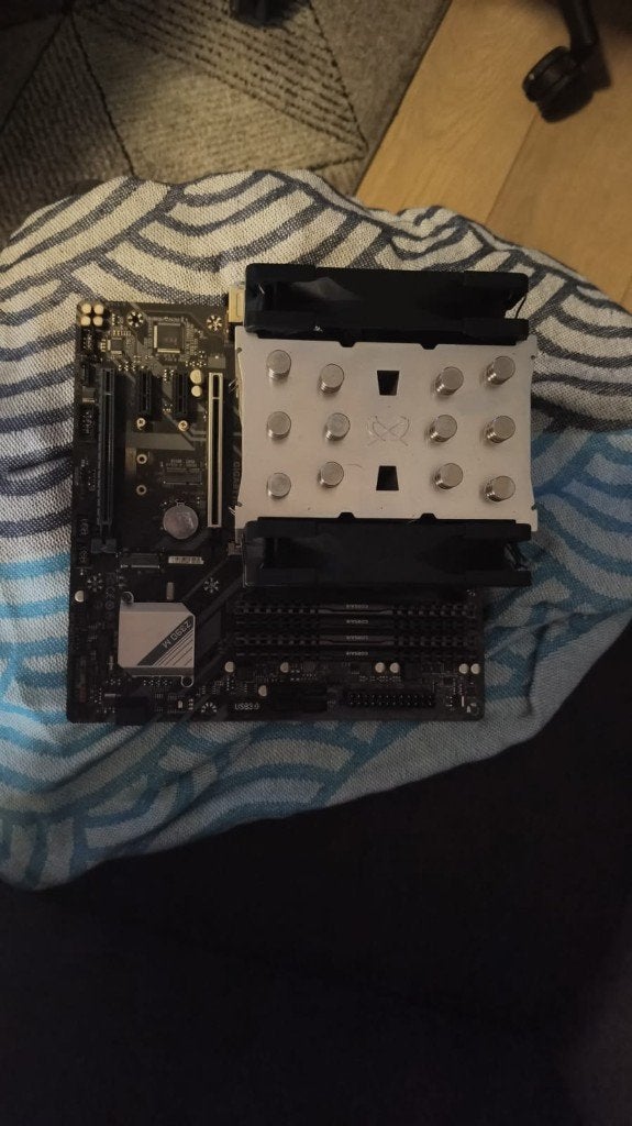 i7 9700k gigabyte z390m 32gb ram, Ophalen, LGA 1151, Gebruikt, 4 Ghz of meer