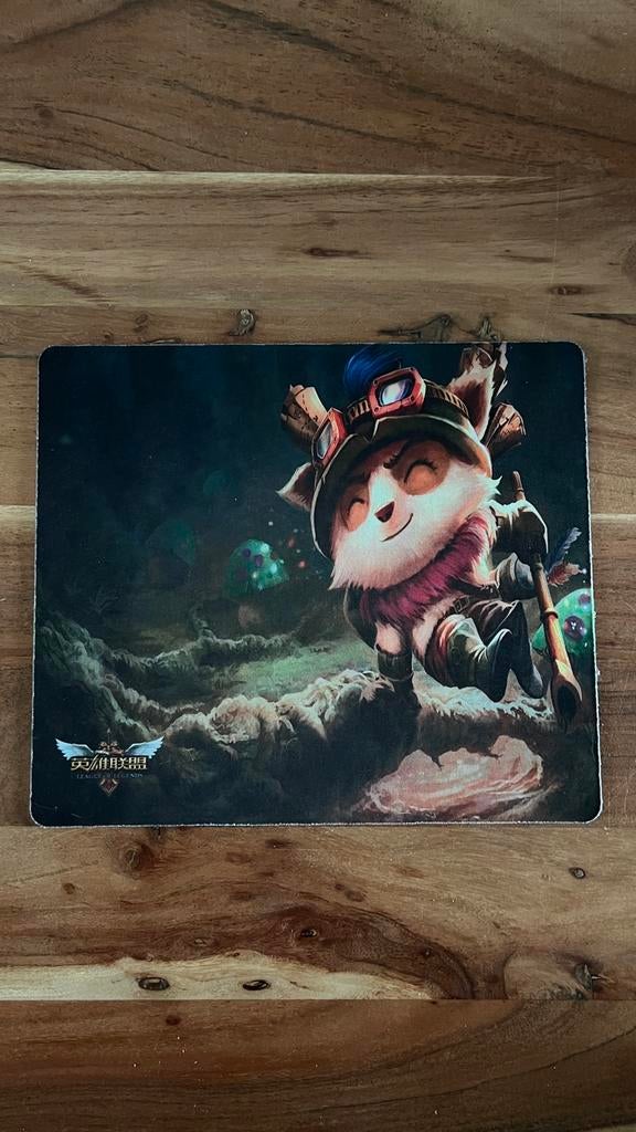 Muismat League of Legends, 2 uitvoeringen, Ophalen of Verzenden, Zo goed als nieuw