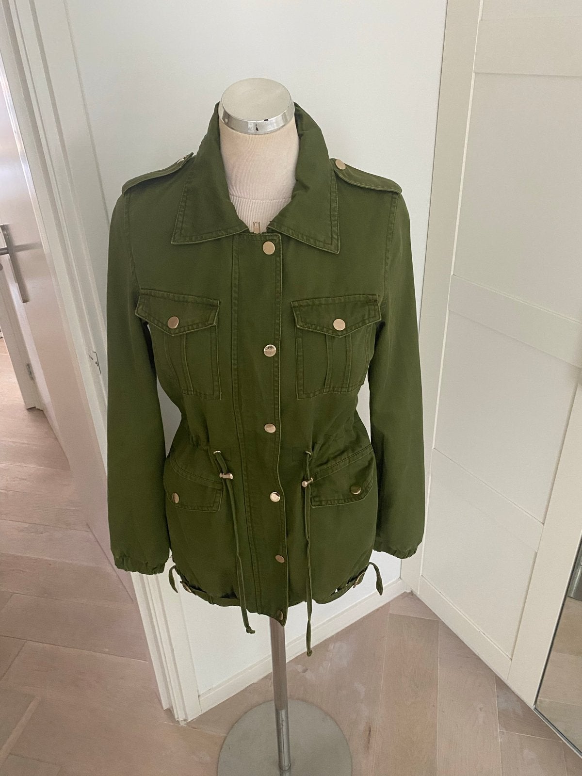 Osley Groene Jas Maat 36 (S), Kleding | Dames, Ophalen of Verzenden, Zo goed als nieuw, Maat 36 (S), Groen