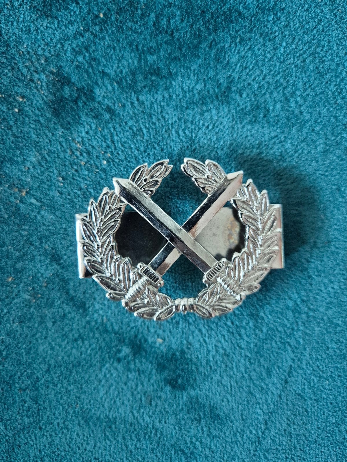 Embleem / insigne Rijkspolitie Opperwachtmeester, Ophalen of Verzenden, Landmacht, Nederland, Embleem of Badge