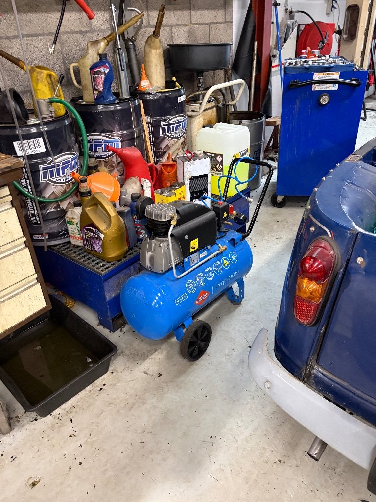 GARAGE INVENTARIS, Ophalen