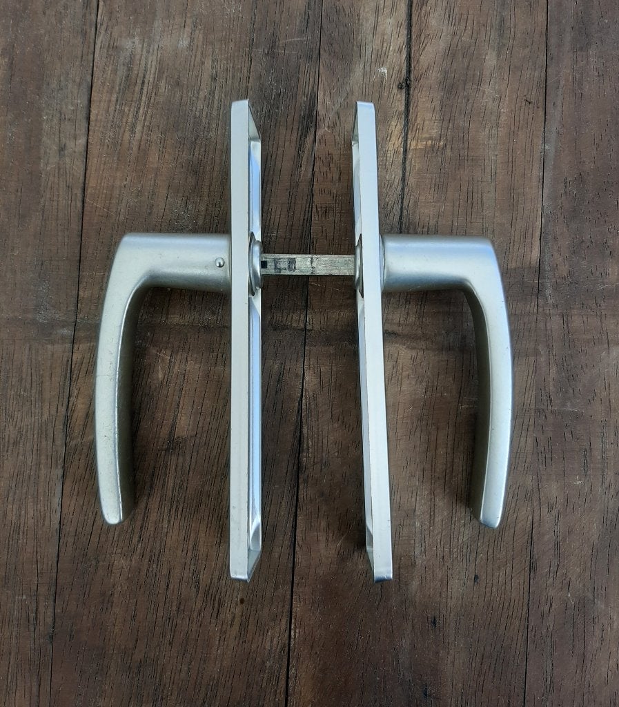 Ami Deurkruk blok model Schild Met Cilindergat Aluminium, Ophalen, Zo goed als nieuw, Overige materialen, Klink of Kruk