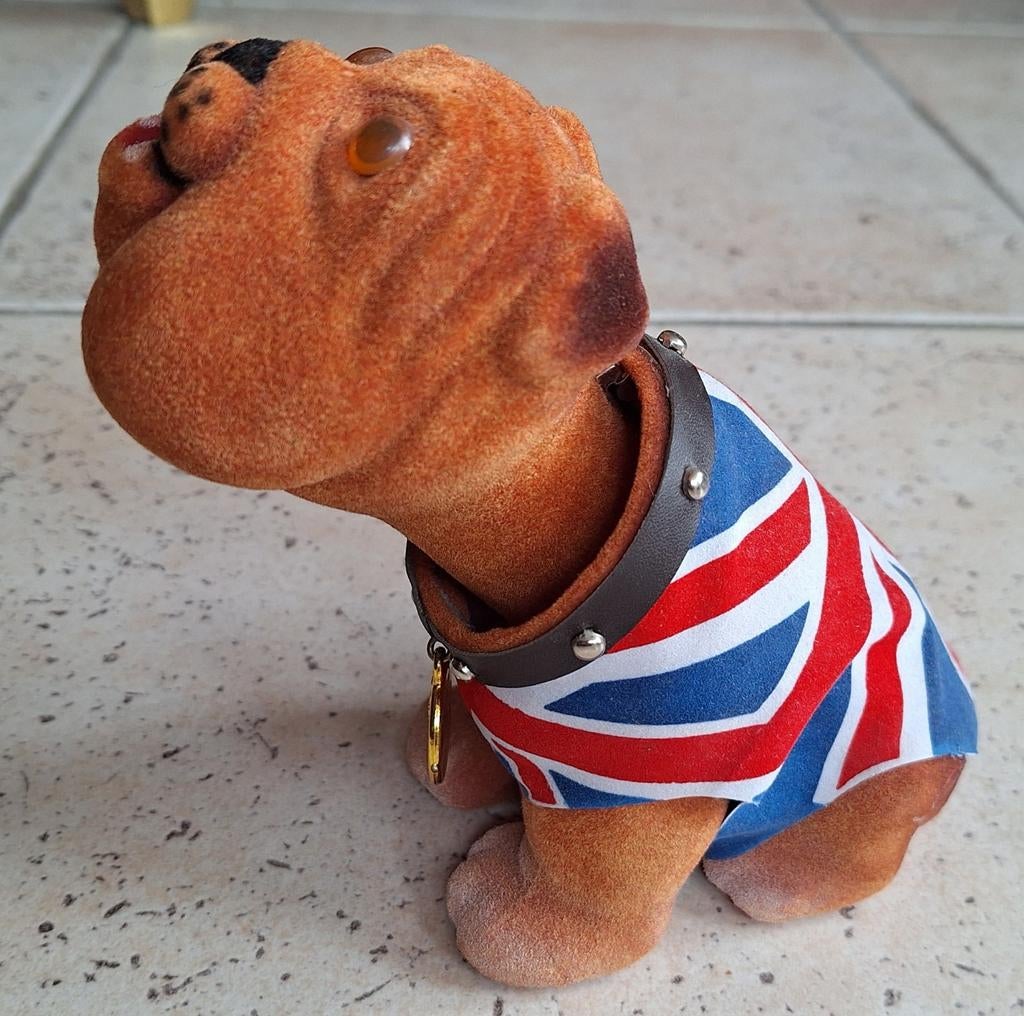 Schattige bobblehead bulldog met Union Jack shirt, Auto diversen, Auto-accessoires, Zo goed als nieuw, Ophalen of Verzenden