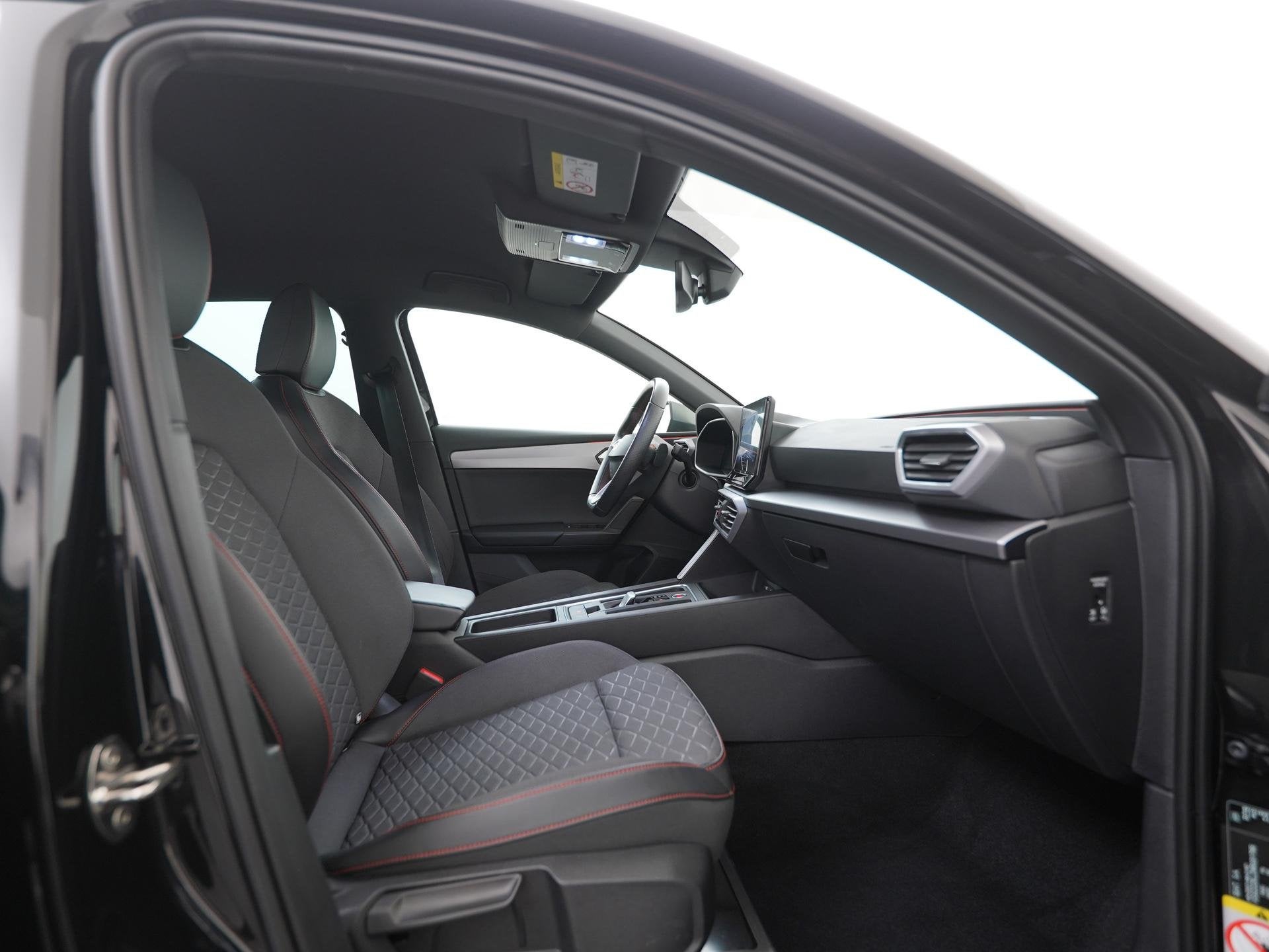 SEAT Leon 1.5 eTSI FR DSG | Stuurverwarming | Camera | Zonda, Auto's, Stof, 4 cilinders, Leon, Zwart
