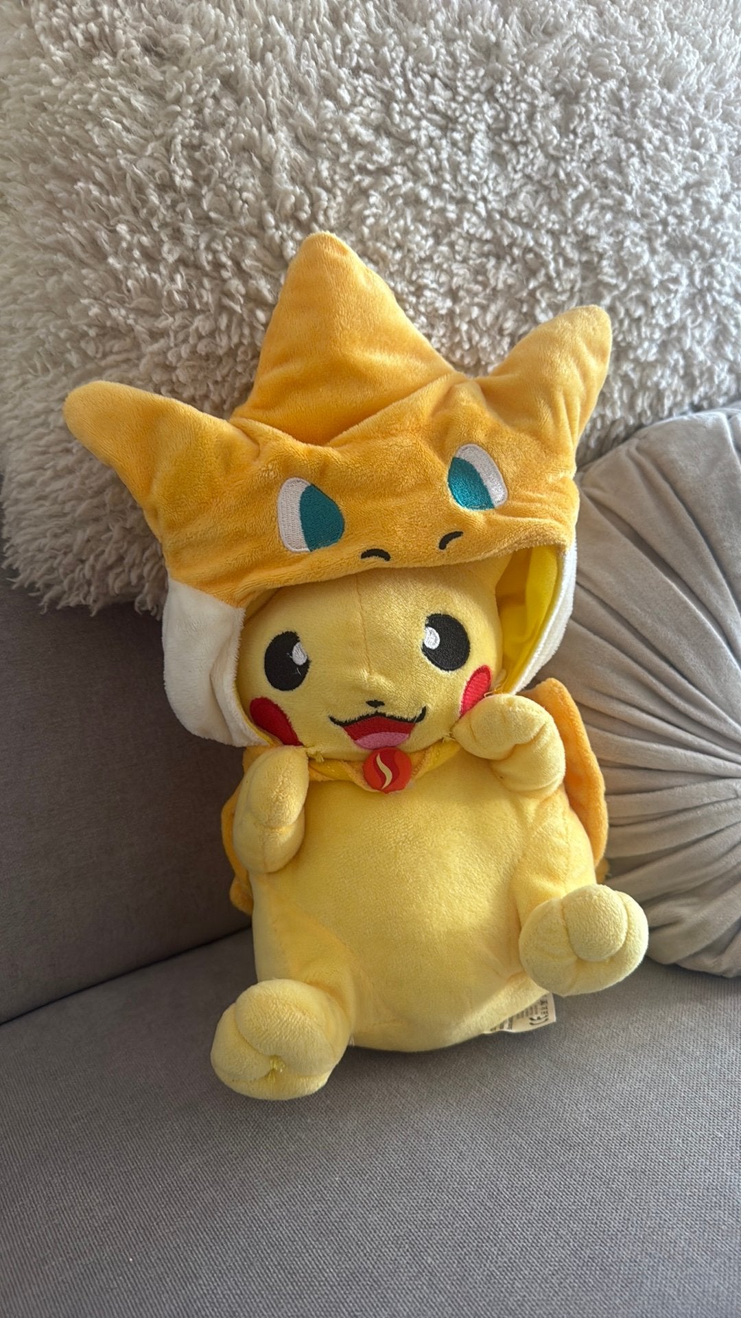 Pikachu verkleed als Charizard knuffel, Verzenden, Zo goed als nieuw, Overige typen