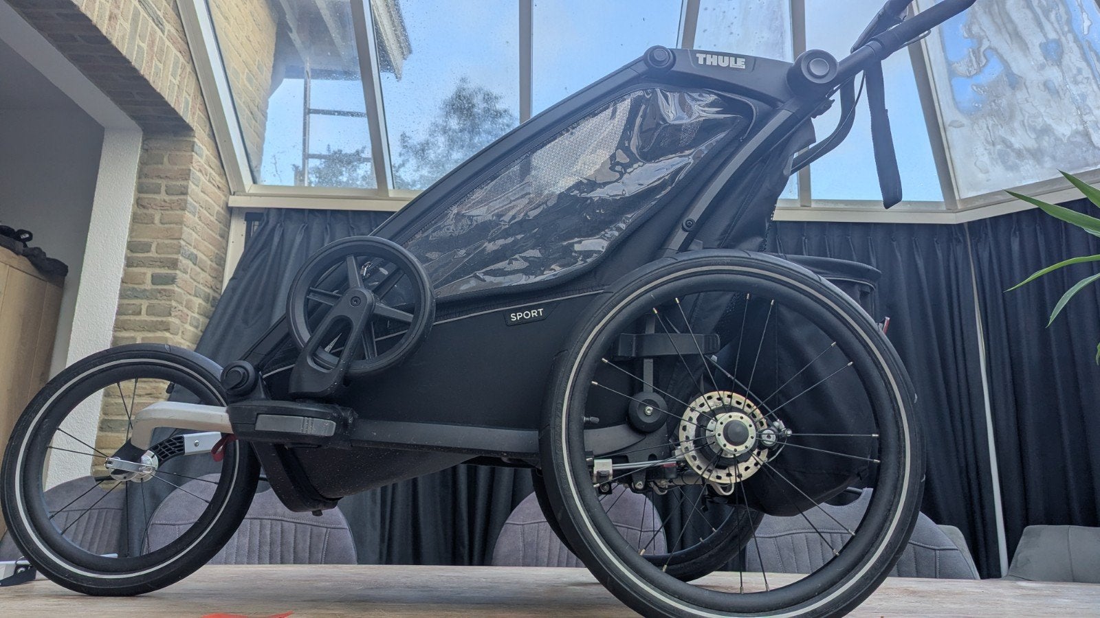 Thule Chariot Sport 1 - Fietskar en Wandelwagen, Ophalen, Zo goed als nieuw, Combiwagen, Met autostoeltje