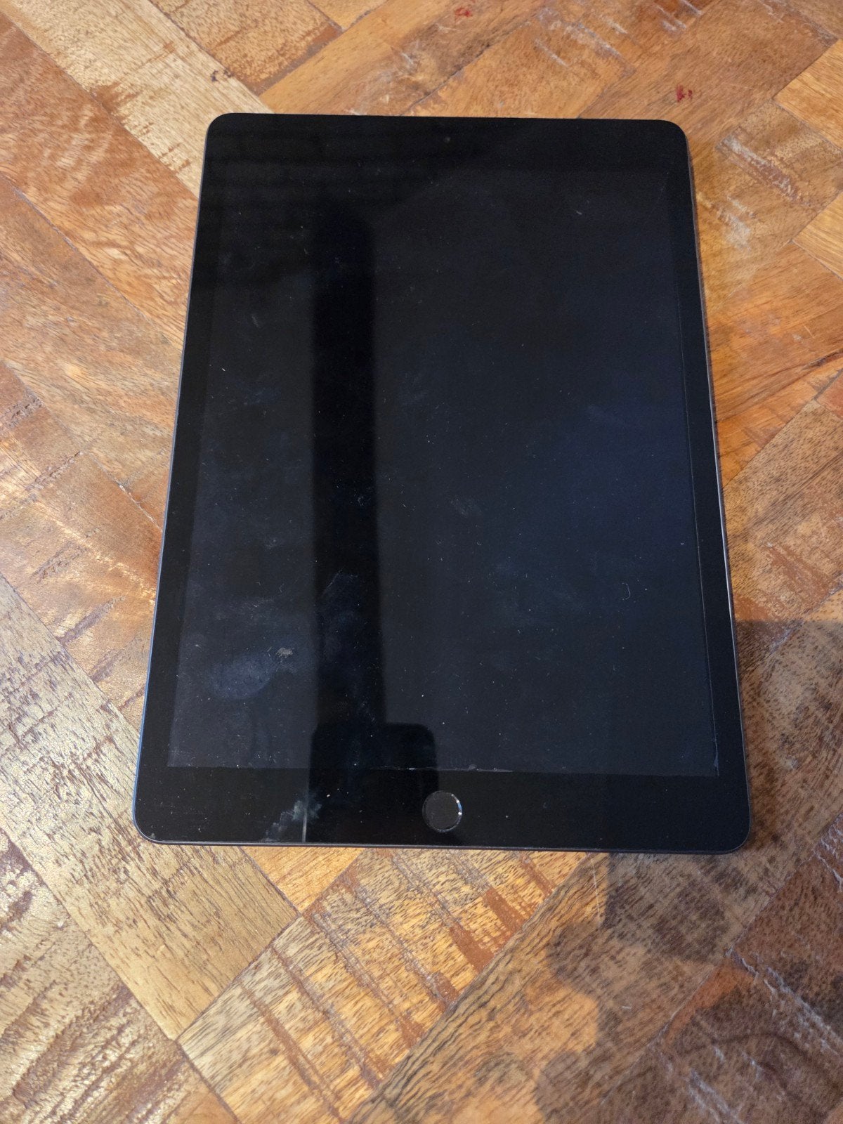 Defecte Apple iPad (7e gen, 2019) Wi-Fi A2197, Computers en Software, Apple iPad, Ophalen of Verzenden, Niet werkend, Wi-Fi