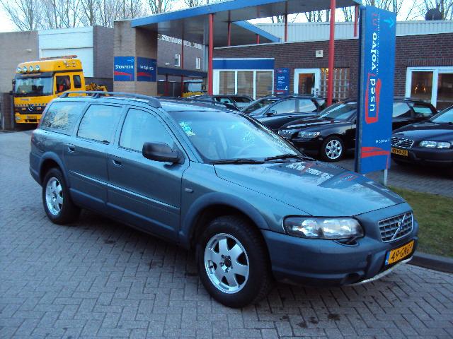 Volvo XC70 2.4T 200PK 2WD Nieuwe APK & Distributieriem, Auto's, Oldtimers, Bedrijf, Te koop, ABS, Airbags, Airconditioning, Automatische klimaatregeling