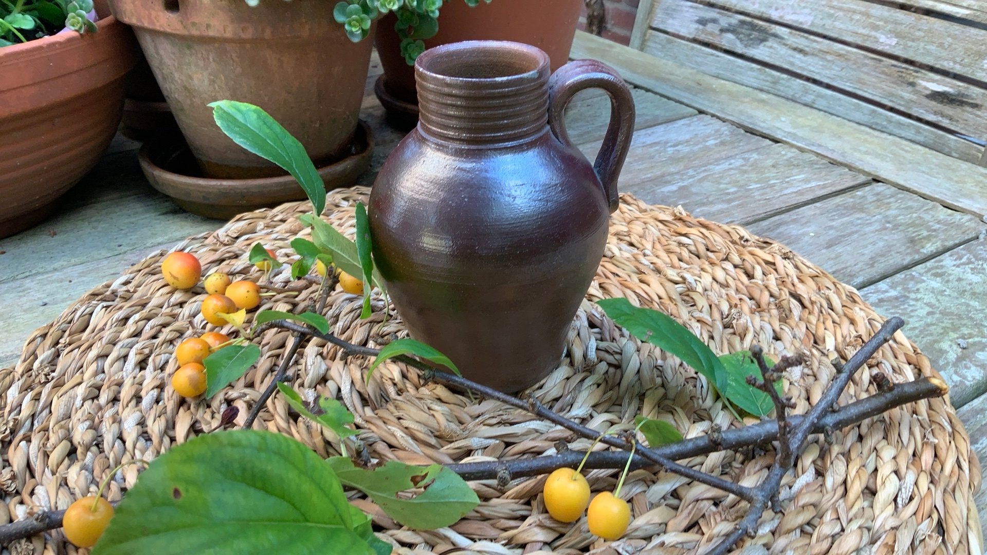 Vintage bruin gres schenkkannetje/13 cm. hoog, Ophalen of Verzenden