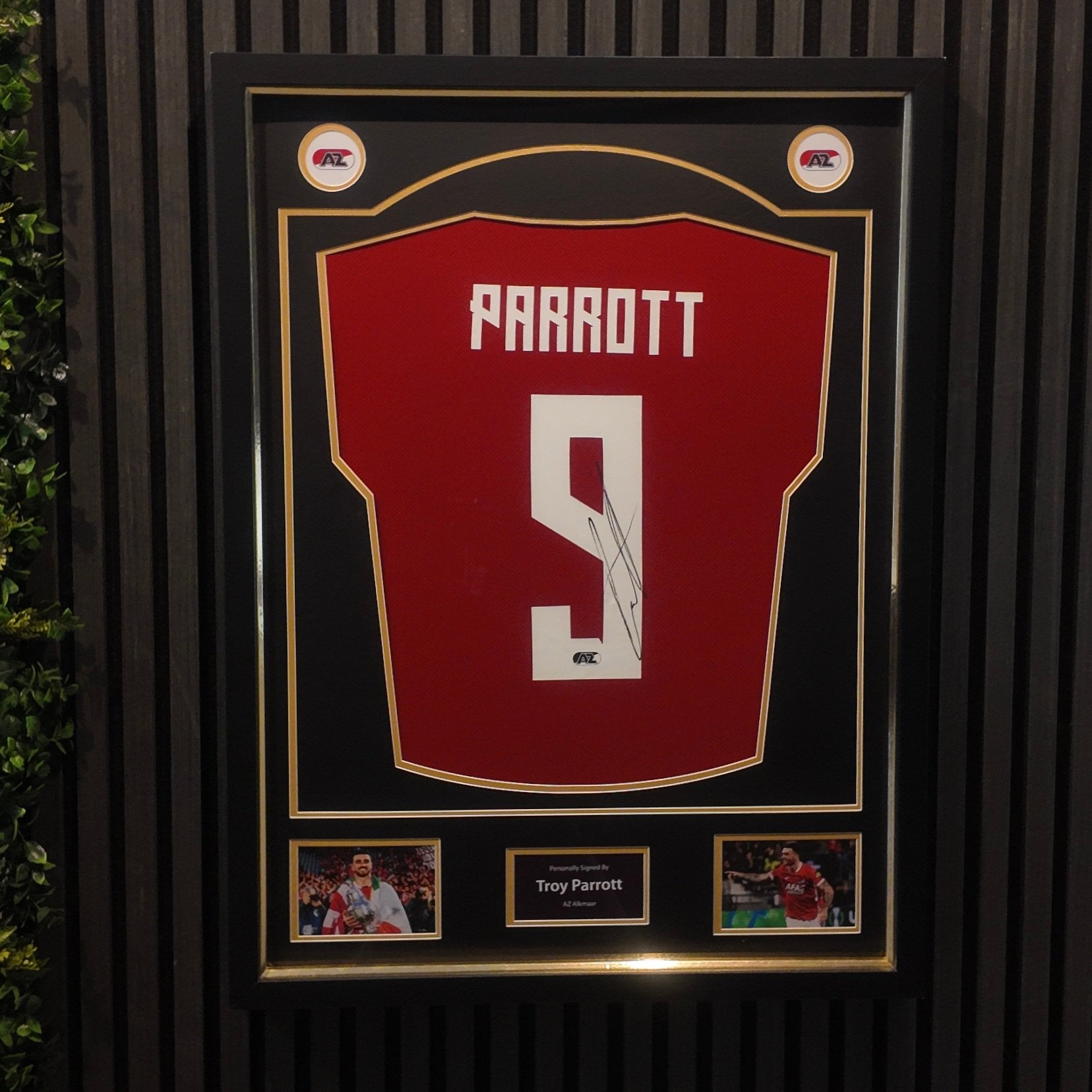 Troy Parrott gesigneerd ingelijst AZ thuisshirt videobewijs, Verzenden