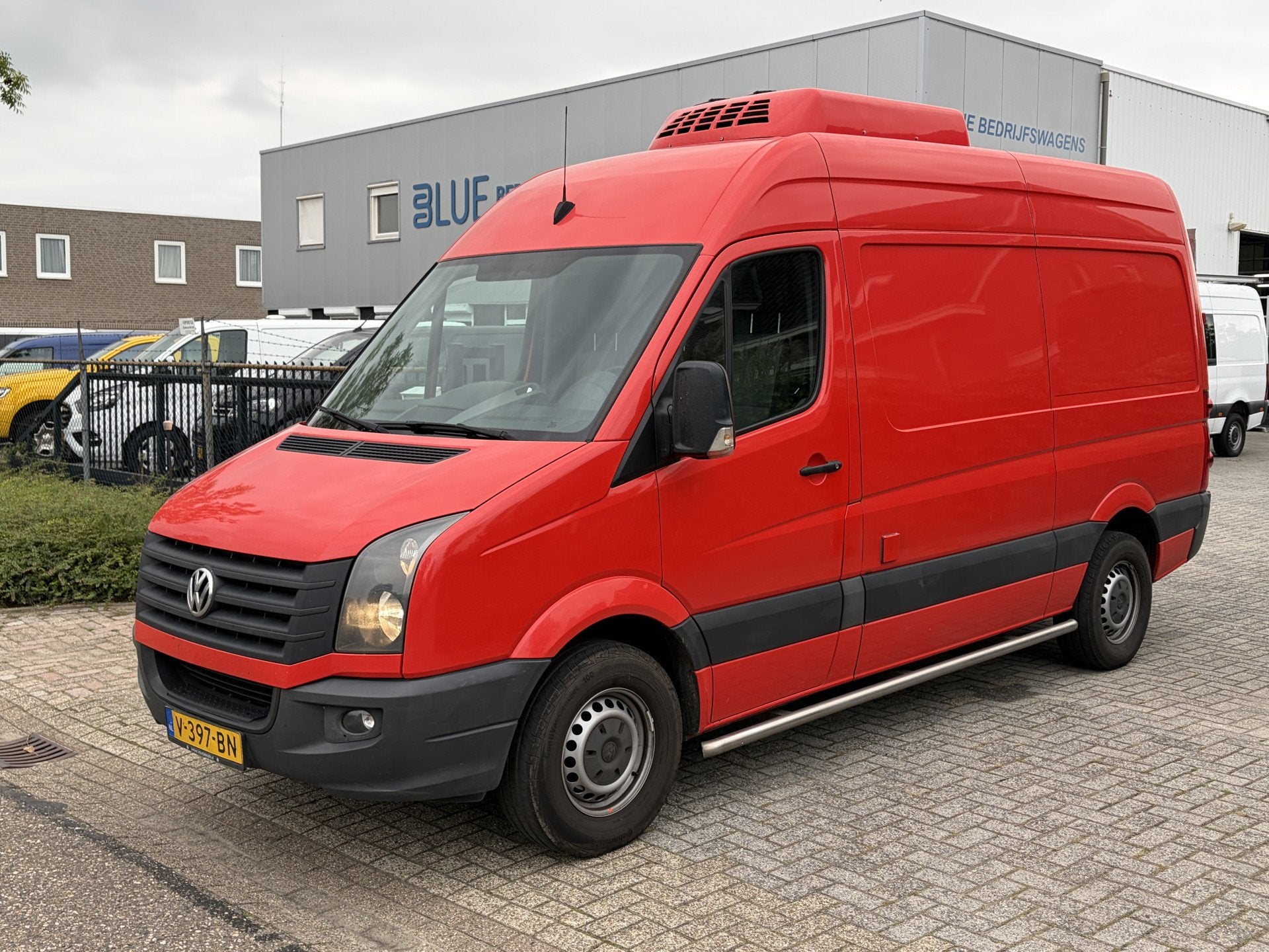 Volkswagen Crafter 35 2.0 TDI 140PK Euro6 L2H3 Koelwagen ✓, Gebruikt, 4 cilinders, Volkswagen, Bluetooth